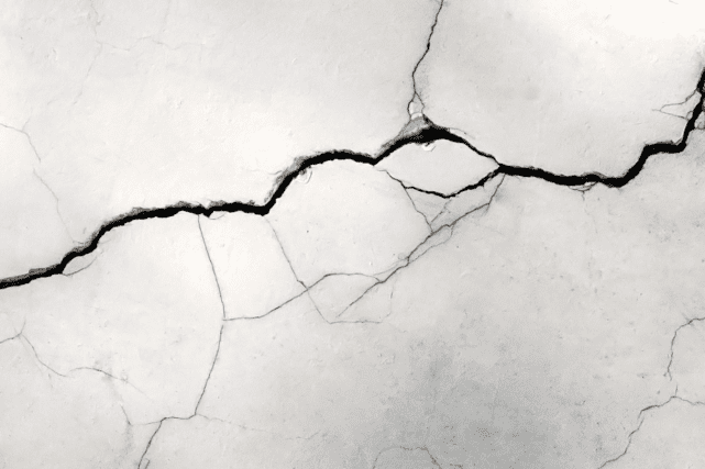 Diagonal Cracks