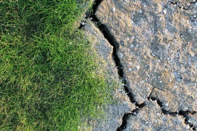 Why Does The Ground Crack In A Drought