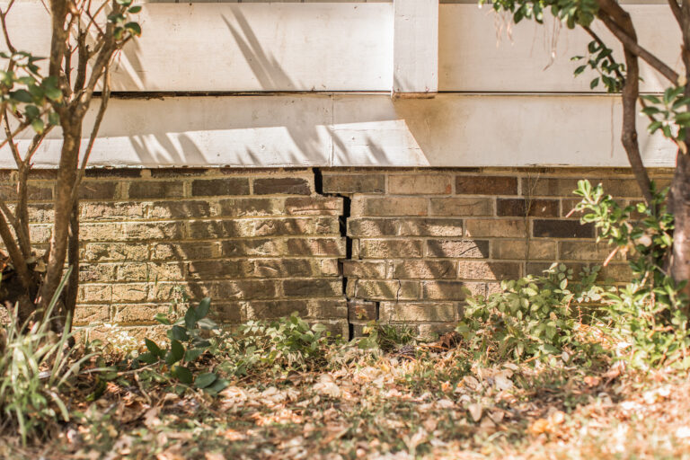 Fn Res Fdr Exterior Stair Step Crack 16