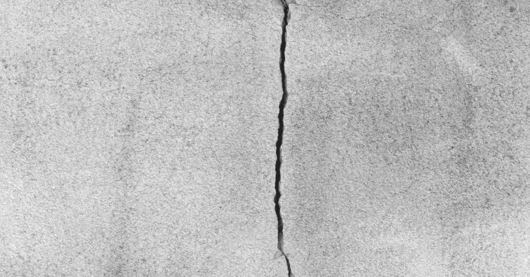 Vertical-Cracks-768x402